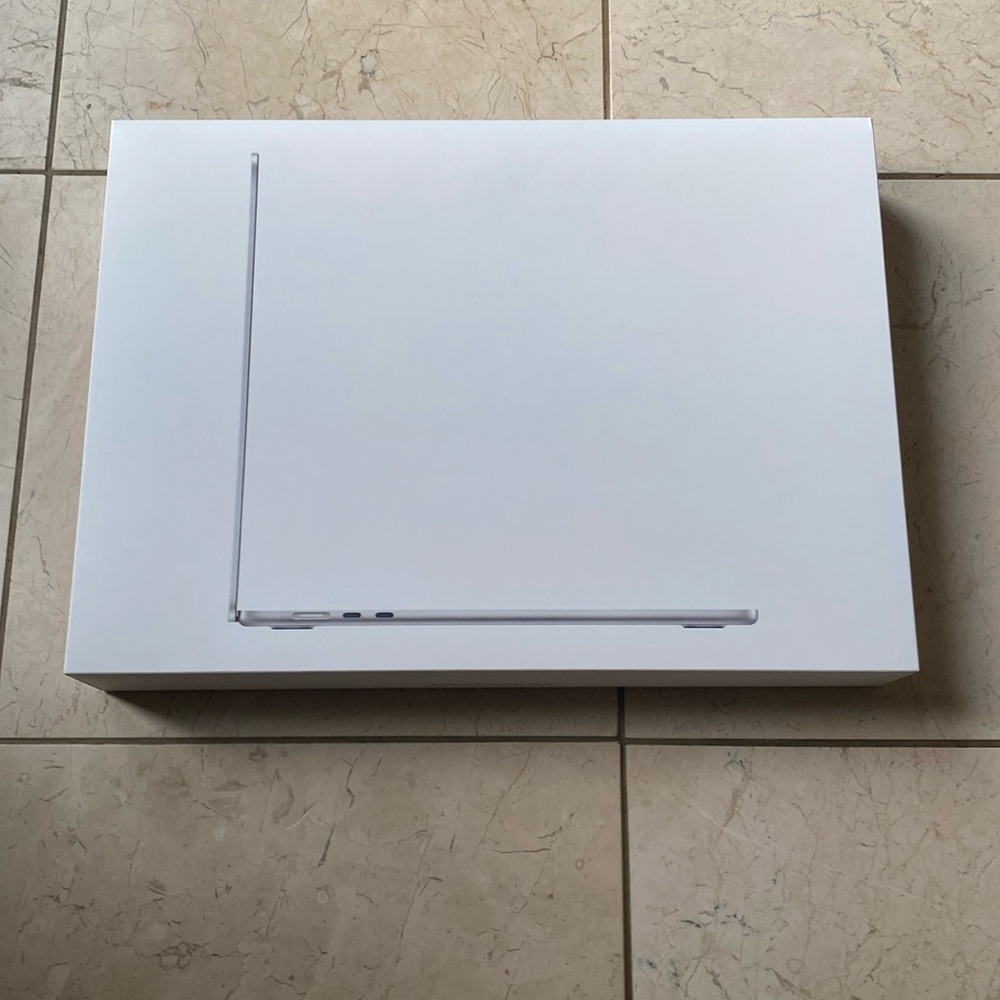 MacBook Air 15 inch BOX ONLY